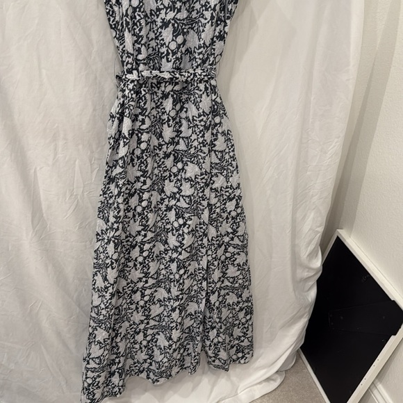 Club Monaco • Printed City Midi Dress in Garden Print - Picture 8 of 8